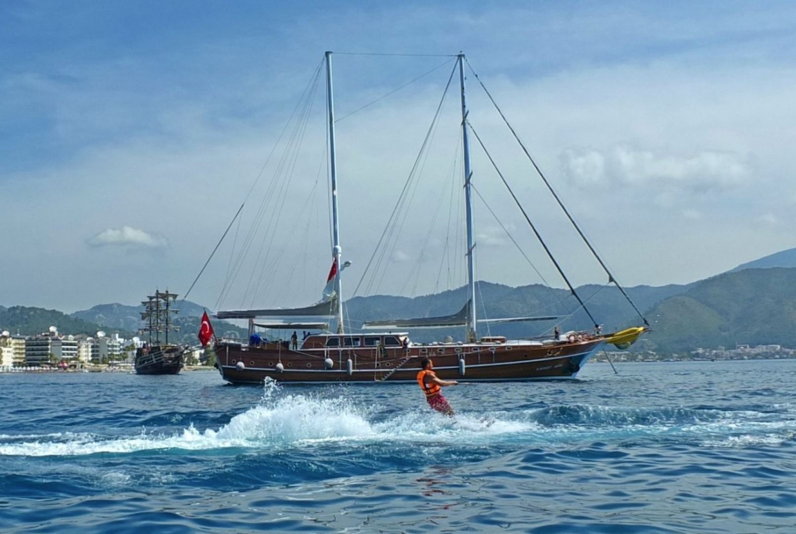 Yacht Kaptan Mehmet Bugra 8 Cabins 34 Meters Yacht Charter Turkey