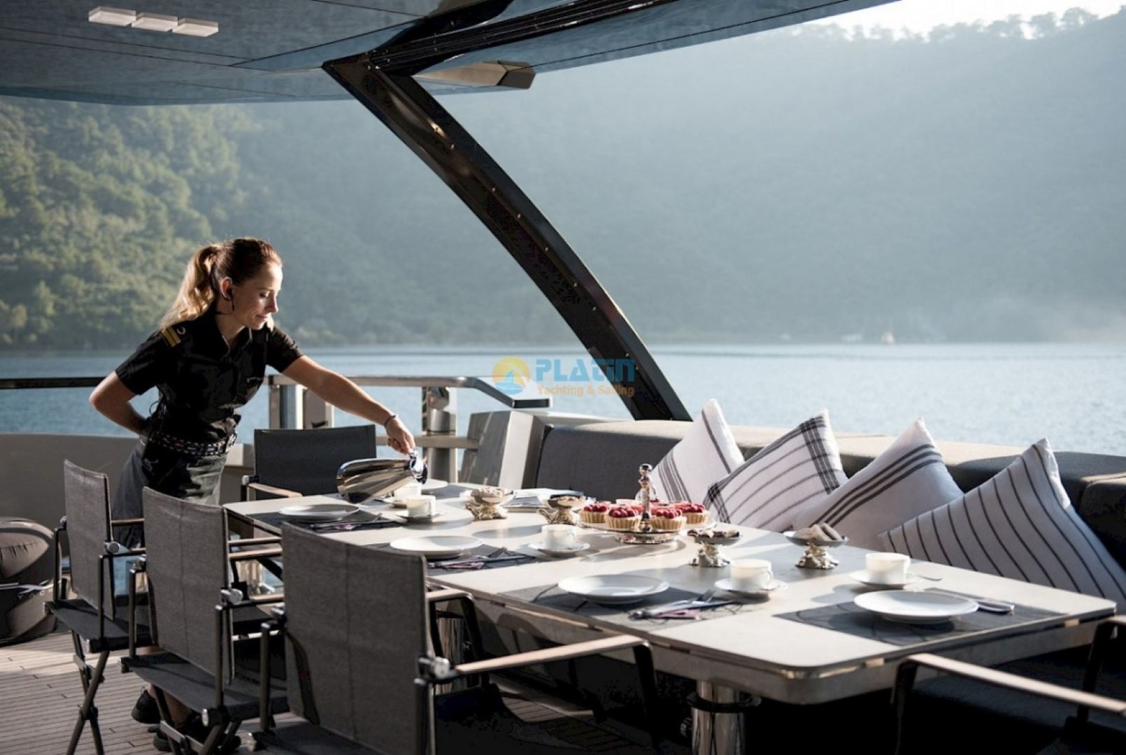 Motoryacht Charter Rent Motor Yacht