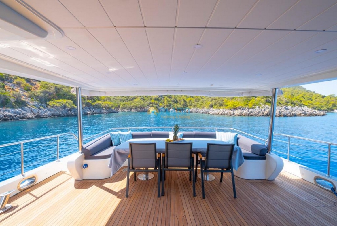 Trawler Compass Motoryacht charter