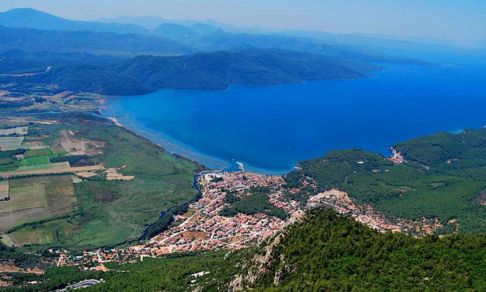 Рестораны, доступные по воде в заливе Гёкова