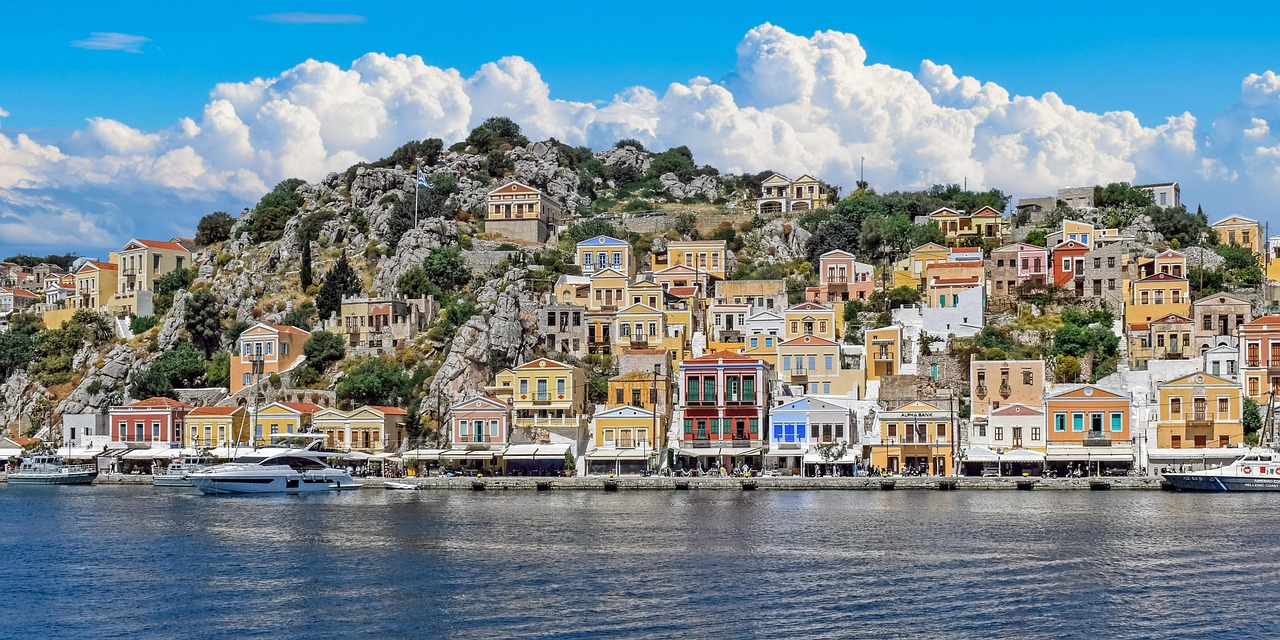 Сими (Symi) в малахитовой глади скрытый рай Эгейского моря