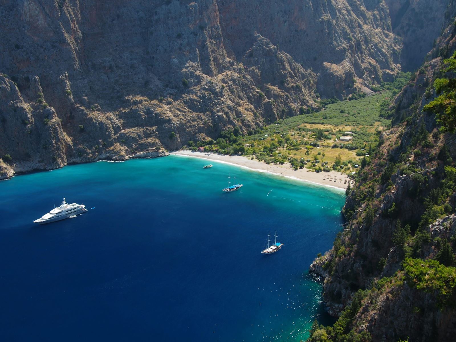 Частная яхта в Турции D Maris Bay, эксклюзивные бухты, пляжи, рестораны и водные развлечения. Мармарис и Бодрум