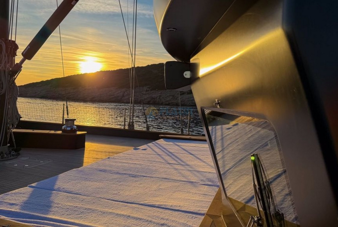 Аренда ультралюксовой парусной яхты Oguz Khan