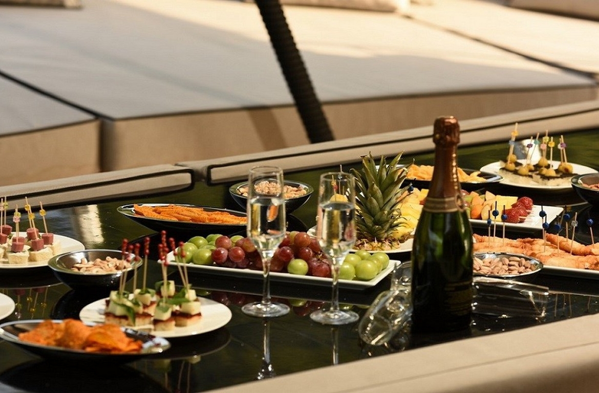 Аренда гулета White Soul из Мармариса на неделю. Частный синий круиз, водные развлечения и уникальный морской отдых ждут вас.