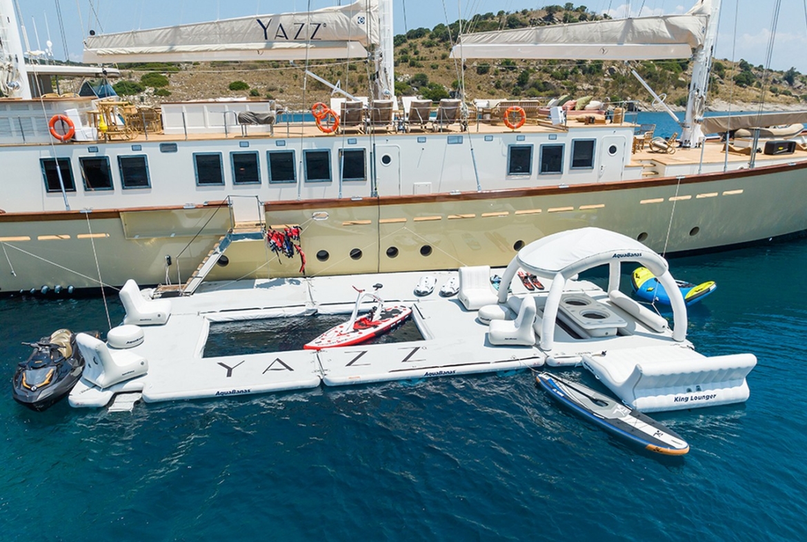 Яхта YAZZ предлагает незабываемый синий круиз по Турции и Греческим островам. 5 кают, 11 гостей, водные виды спорта и приватные маршруты для роскошного отдыха.